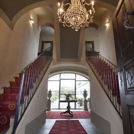 Il Campanile فندق شيراسكو